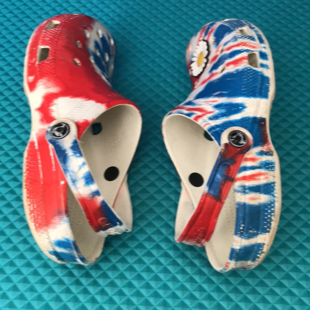 CROCS Unisex American Flag Colors Tie Dye Slip On Classic Clogs | 7M - 9W - Picture 8 of 11